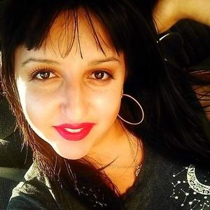 Meet your Posher, Sharon